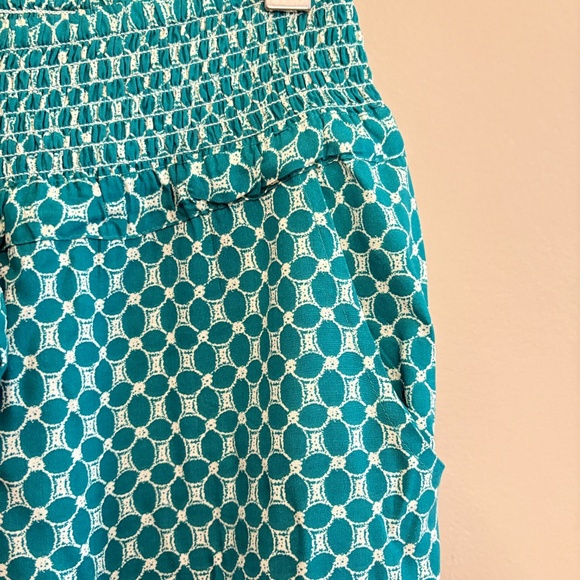 3/$10⚡️CREAM Lightweight Viscose Cropped Ankle Pant w Teal & Cream Pattern - Picture 8 of 16